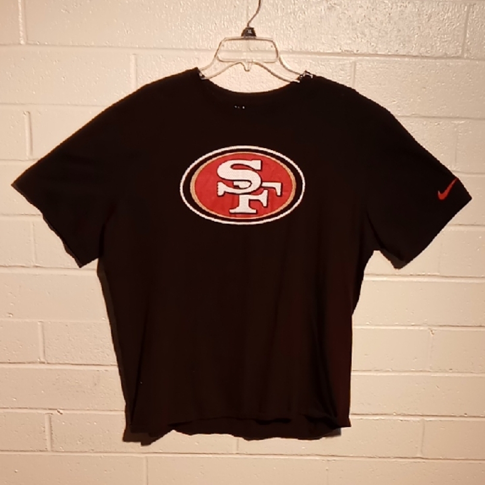 Nike NFL 49'ers Black and Red Short Sleeve Tee.
